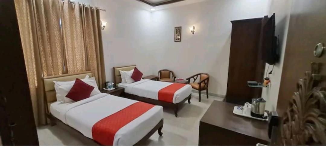 Hotel Agra Grande By Goyal Hoteliers Экстерьер фото