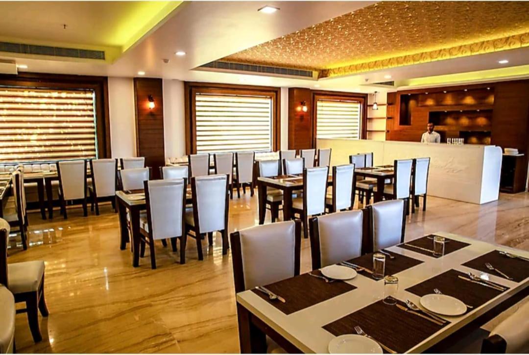 Hotel Agra Grande By Goyal Hoteliers Экстерьер фото