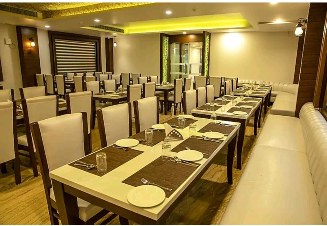 Hotel Agra Grande By Goyal Hoteliers Экстерьер фото