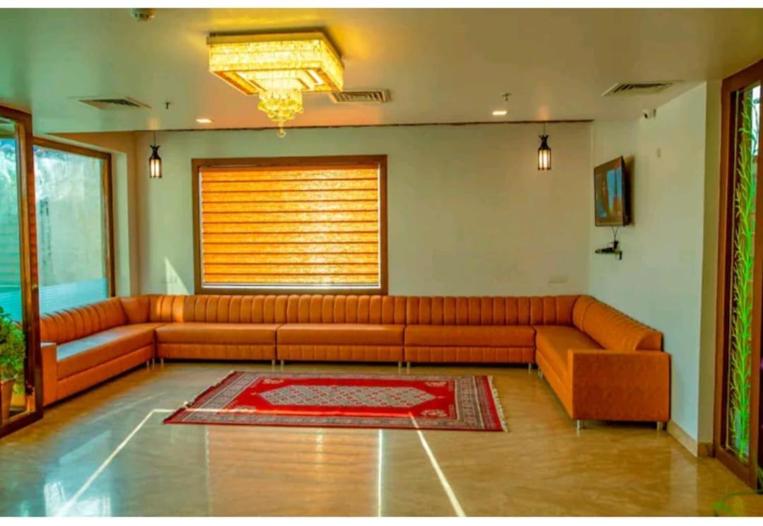 Hotel Agra Grande By Goyal Hoteliers Экстерьер фото