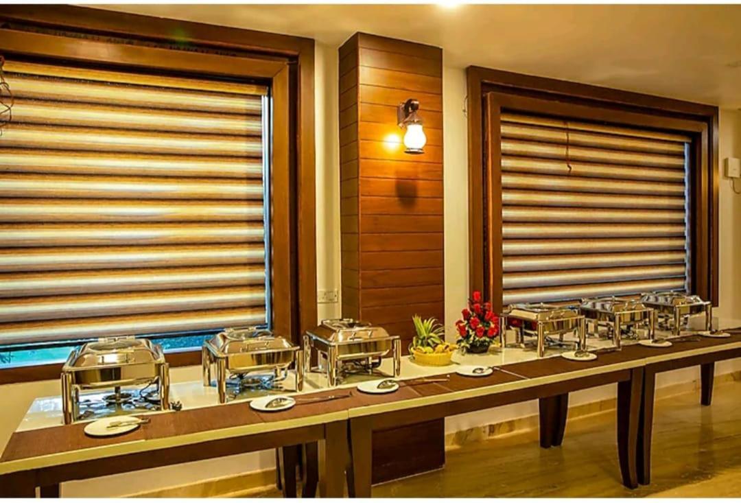 Hotel Agra Grande By Goyal Hoteliers Экстерьер фото