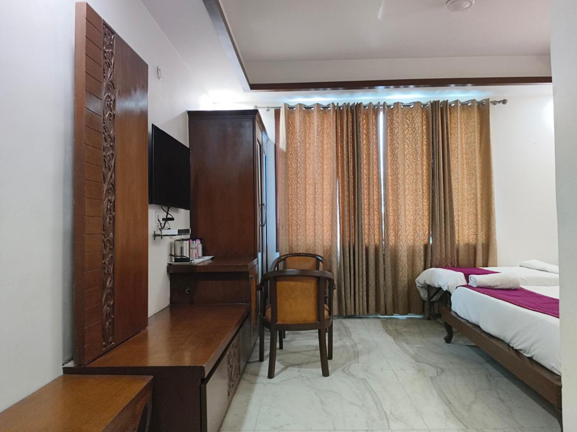 Hotel Agra Grande By Goyal Hoteliers Экстерьер фото