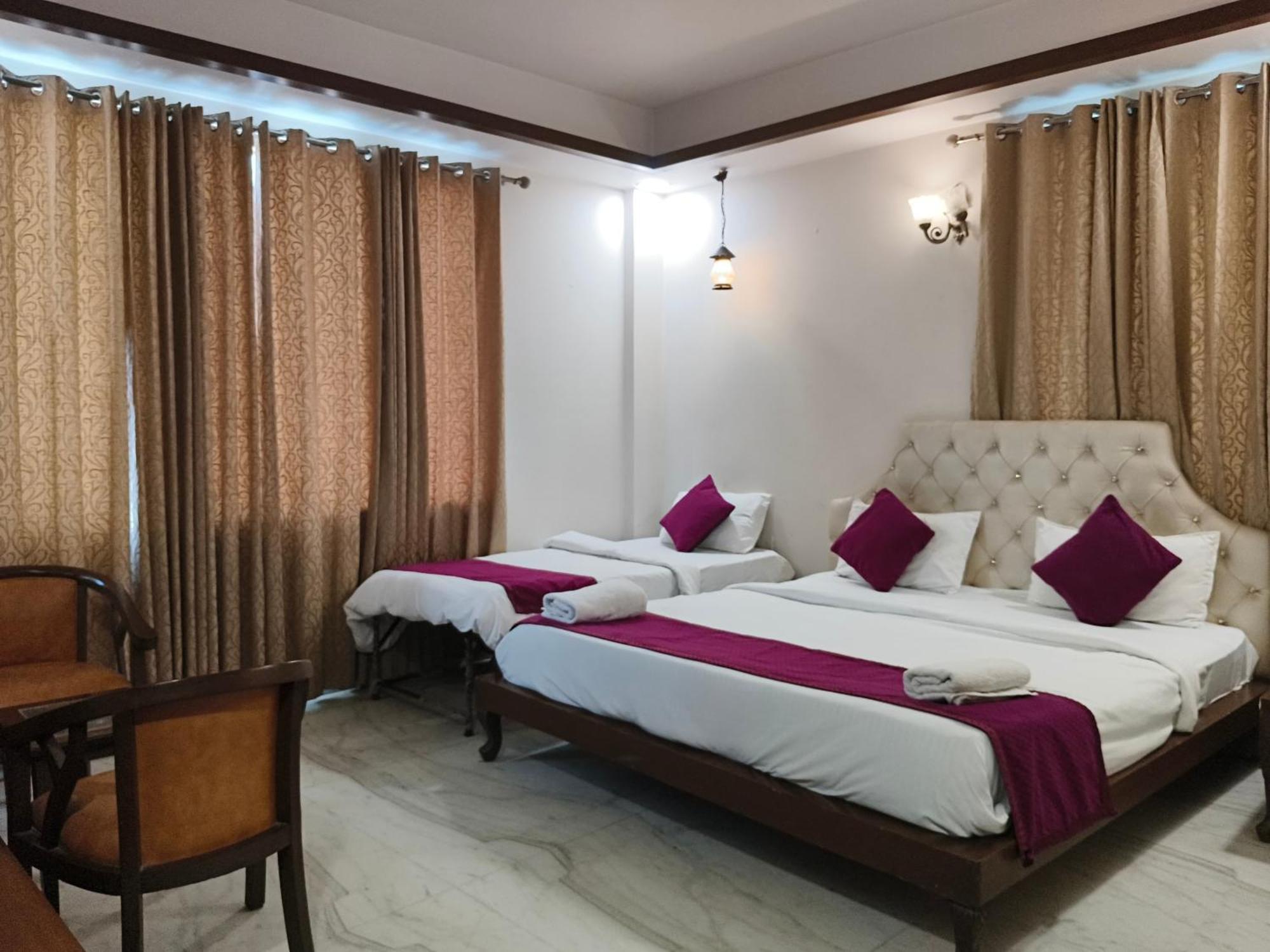 Hotel Agra Grande By Goyal Hoteliers Экстерьер фото