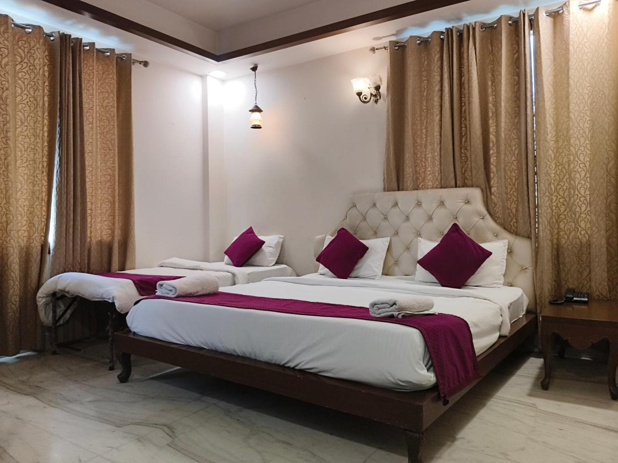 Hotel Agra Grande By Goyal Hoteliers Экстерьер фото